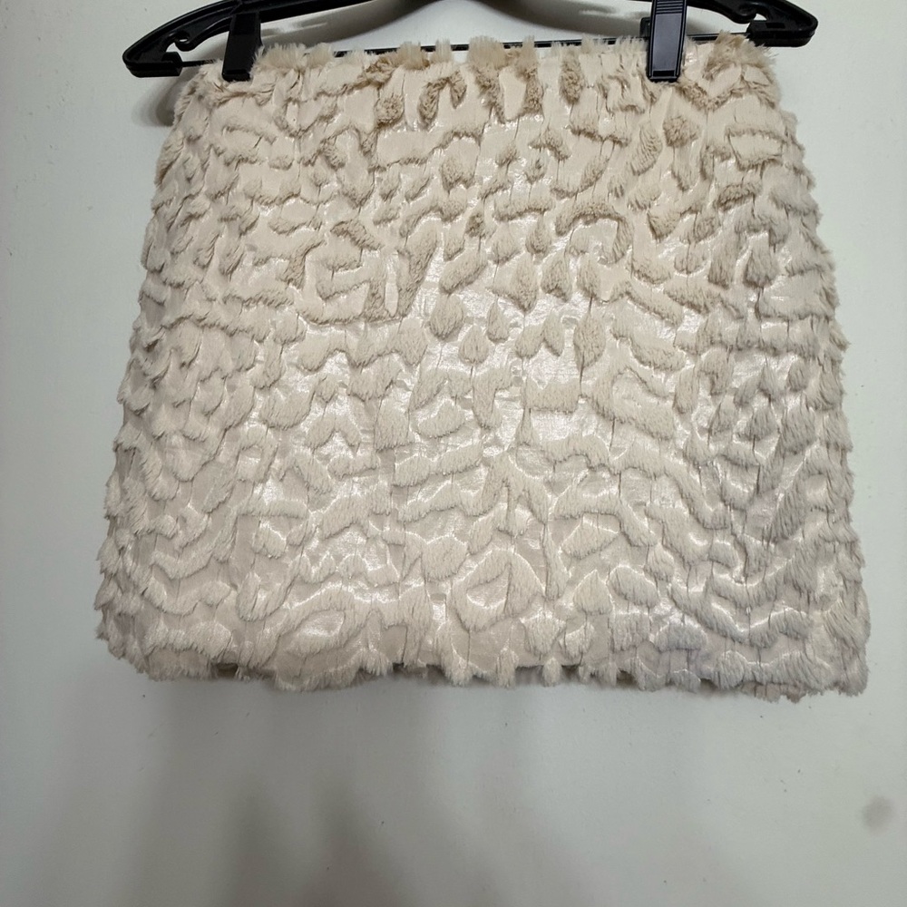 H&M Collection Textured Mini Skirt – Cream/Ivory – Size 4